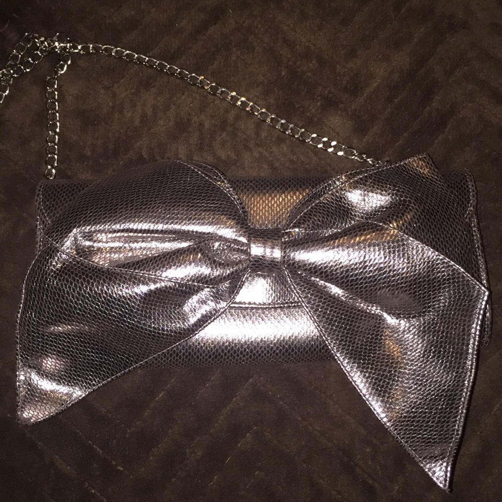 Betty Audish clutch silver